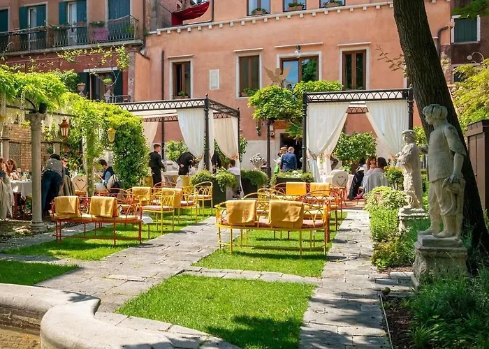 Excess Boutique & Private - Adults Only 5*